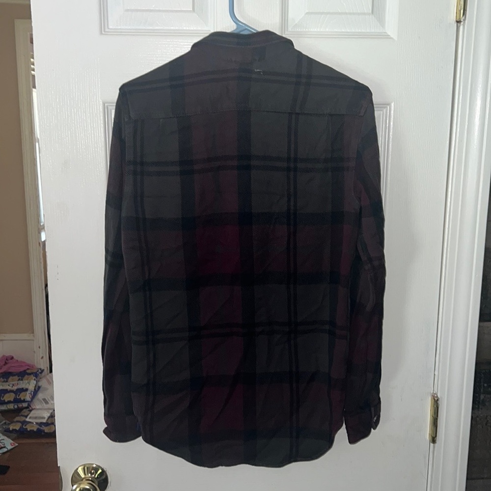 Modern Amusement Mens Purple & Black Button Up Flannel Size Small - Picture 5 of 5